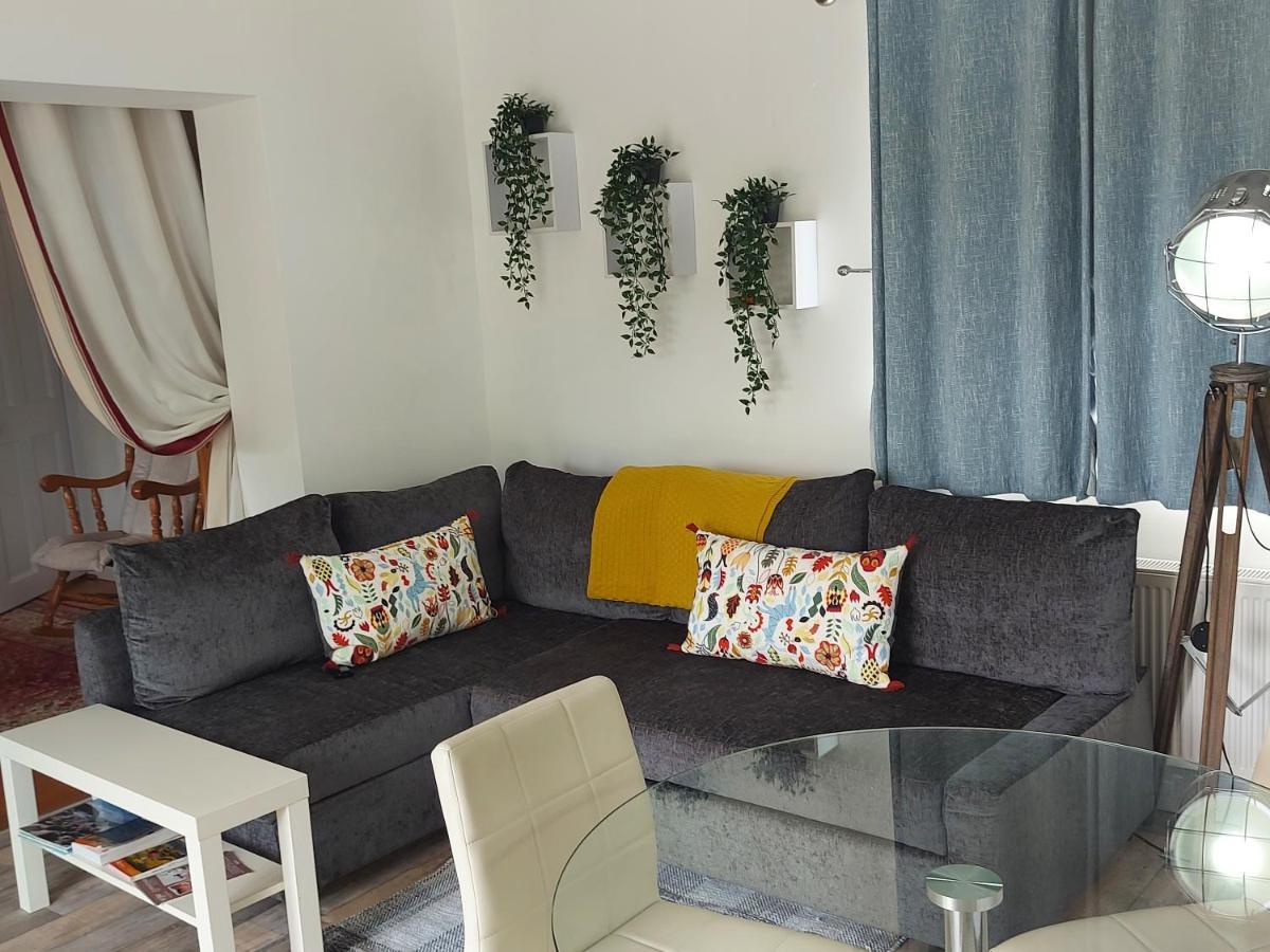 Bunlin Heights Self Catering Studio Милфорд Екстериор снимка